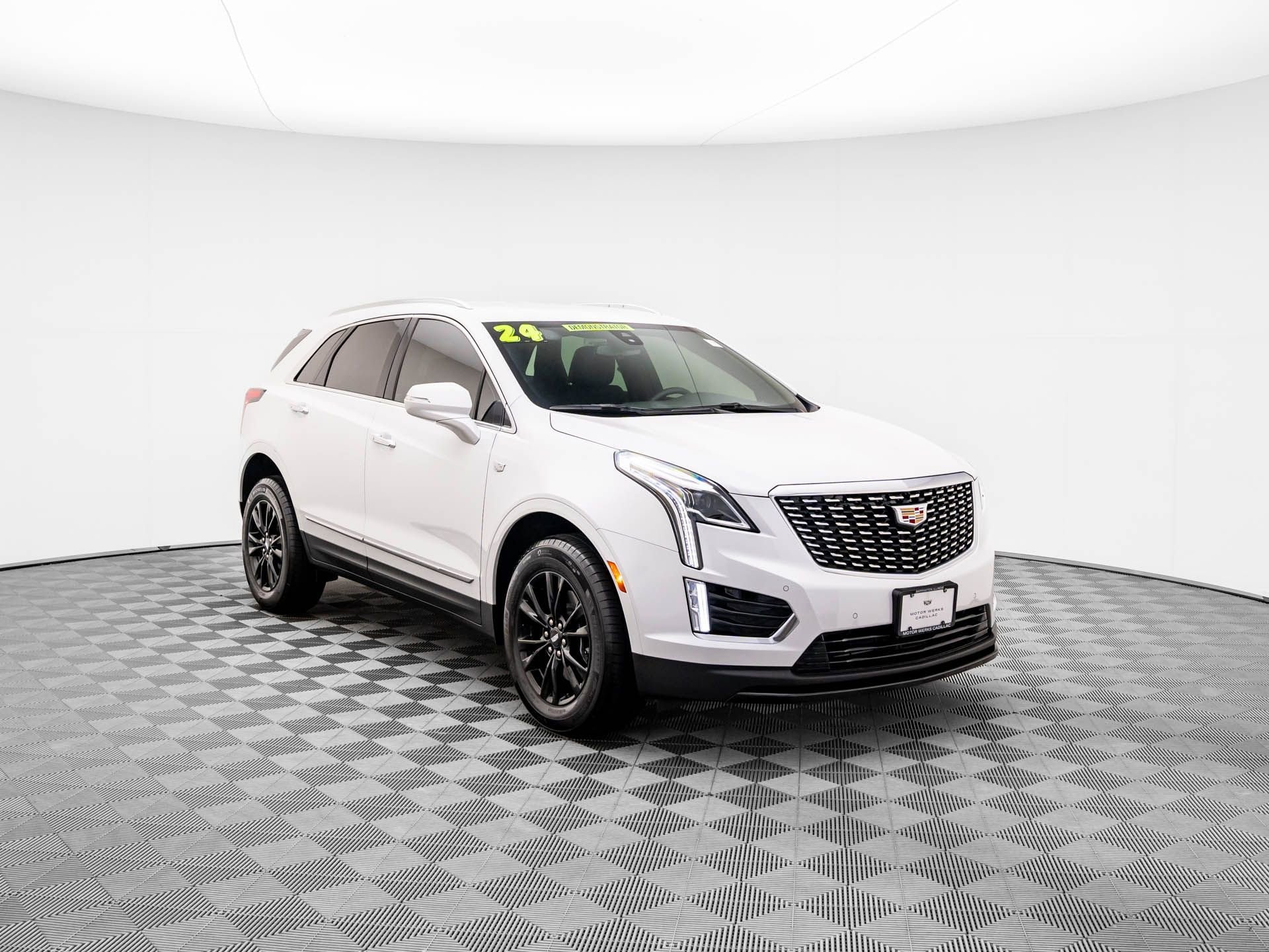 Used 2024 Cadillac XT5 Luxury with VIN 1GYKNBR44RZ736132 for sale in Barrington, IL