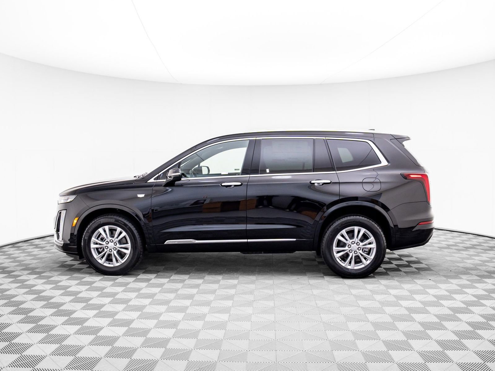 2025 Cadillac XT6 Luxury photo 4