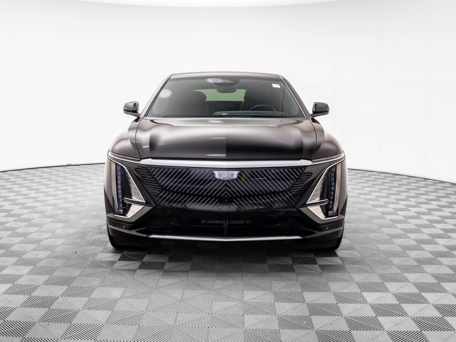 Used 2024 Cadillac LYRIQ Luxury 3 with VIN 1GYKPSRL4RZ137670 for sale in Barrington, IL