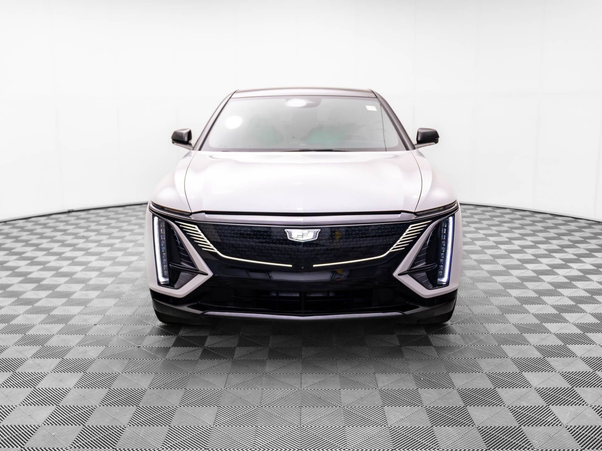 Used 2024 Cadillac LYRIQ Sport 3 with VIN 1GYKPWRK1RZ118220 for sale in Barrington, IL