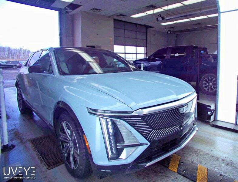 Used 2024 Cadillac LYRIQ Luxury 1 with VIN 1GYKPPRL4RZ107615 for sale in Barrington, IL