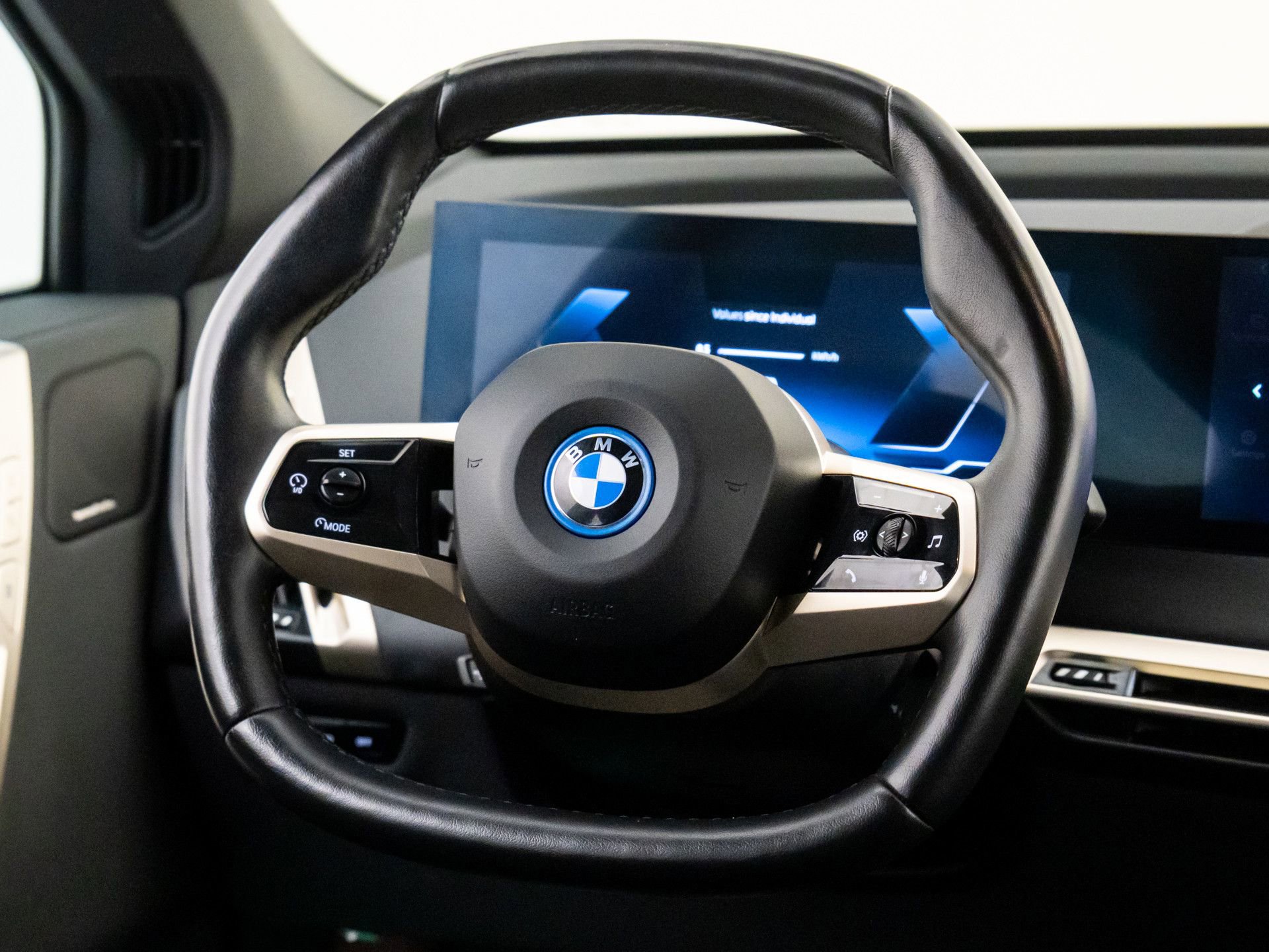 2024 BMW iX Base - Photo 11