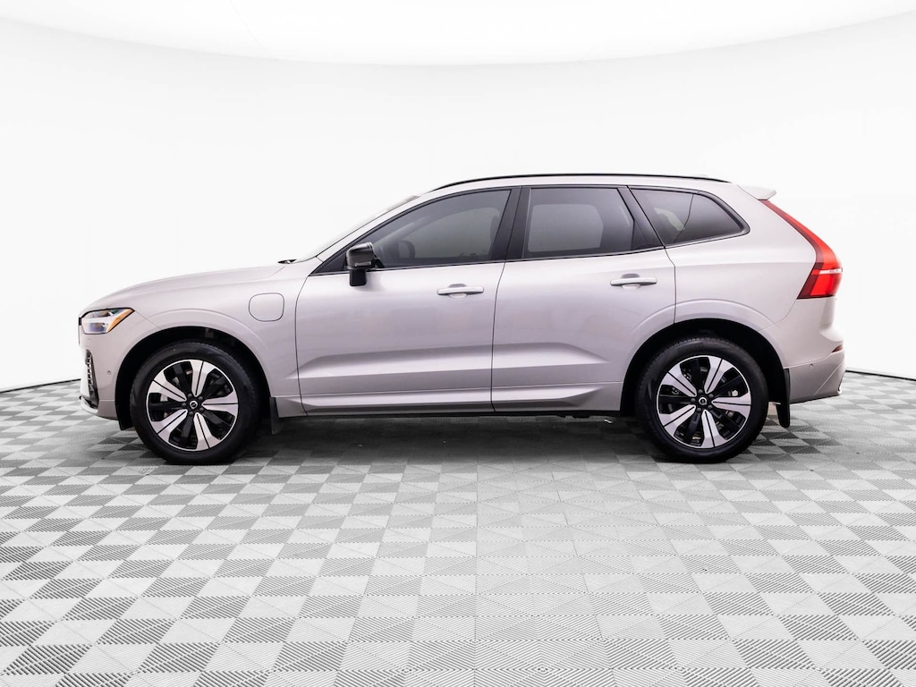 Used 2025 Volvo XC60 Plug-In Hybrid Plus