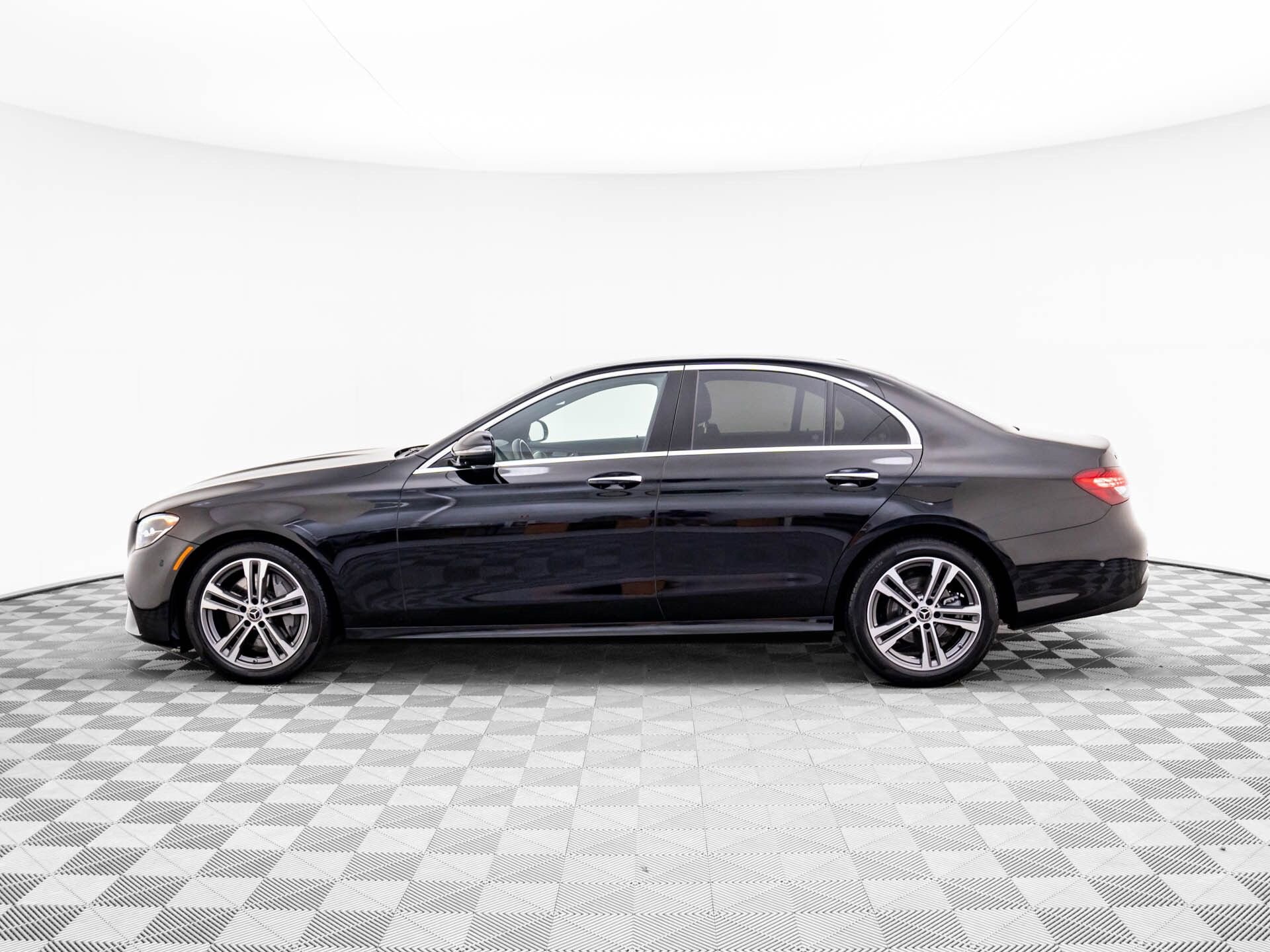 2021 Mercedes Benz E 350 4MATIC photo 2