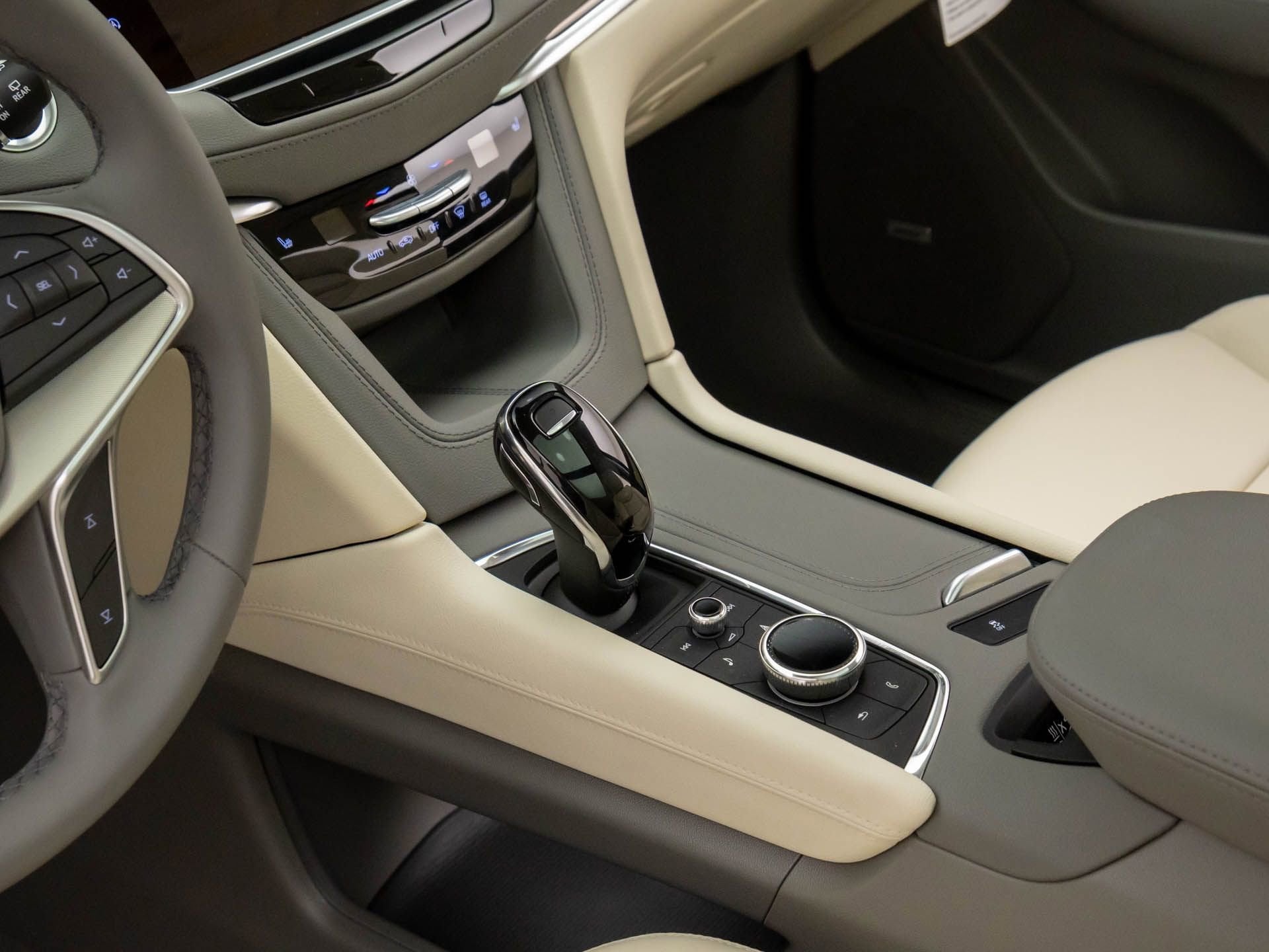 2026 Cadillac XT5 Premium Luxury - Photo 13