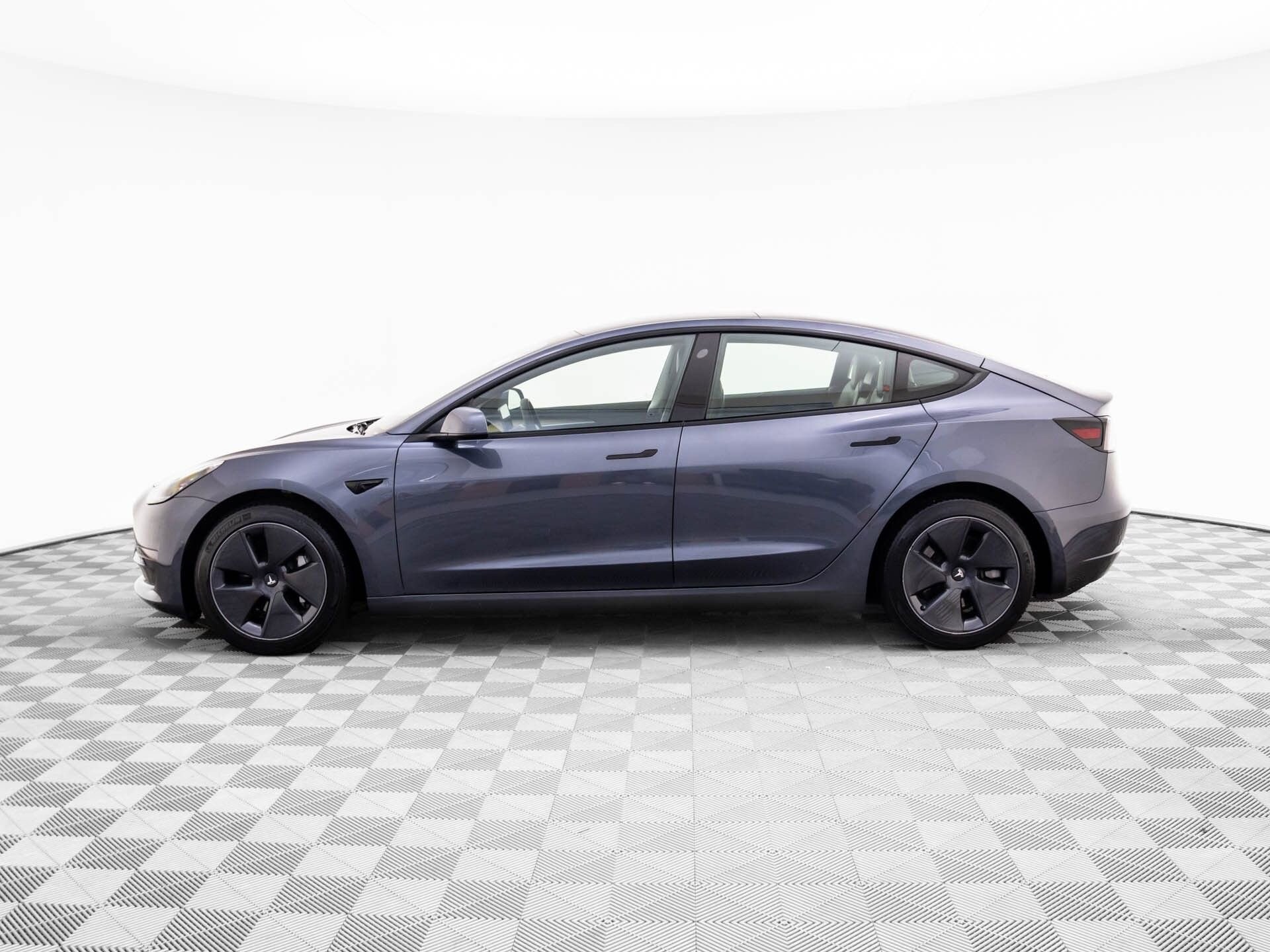 2022 Tesla Model 3 Long Range photo 3