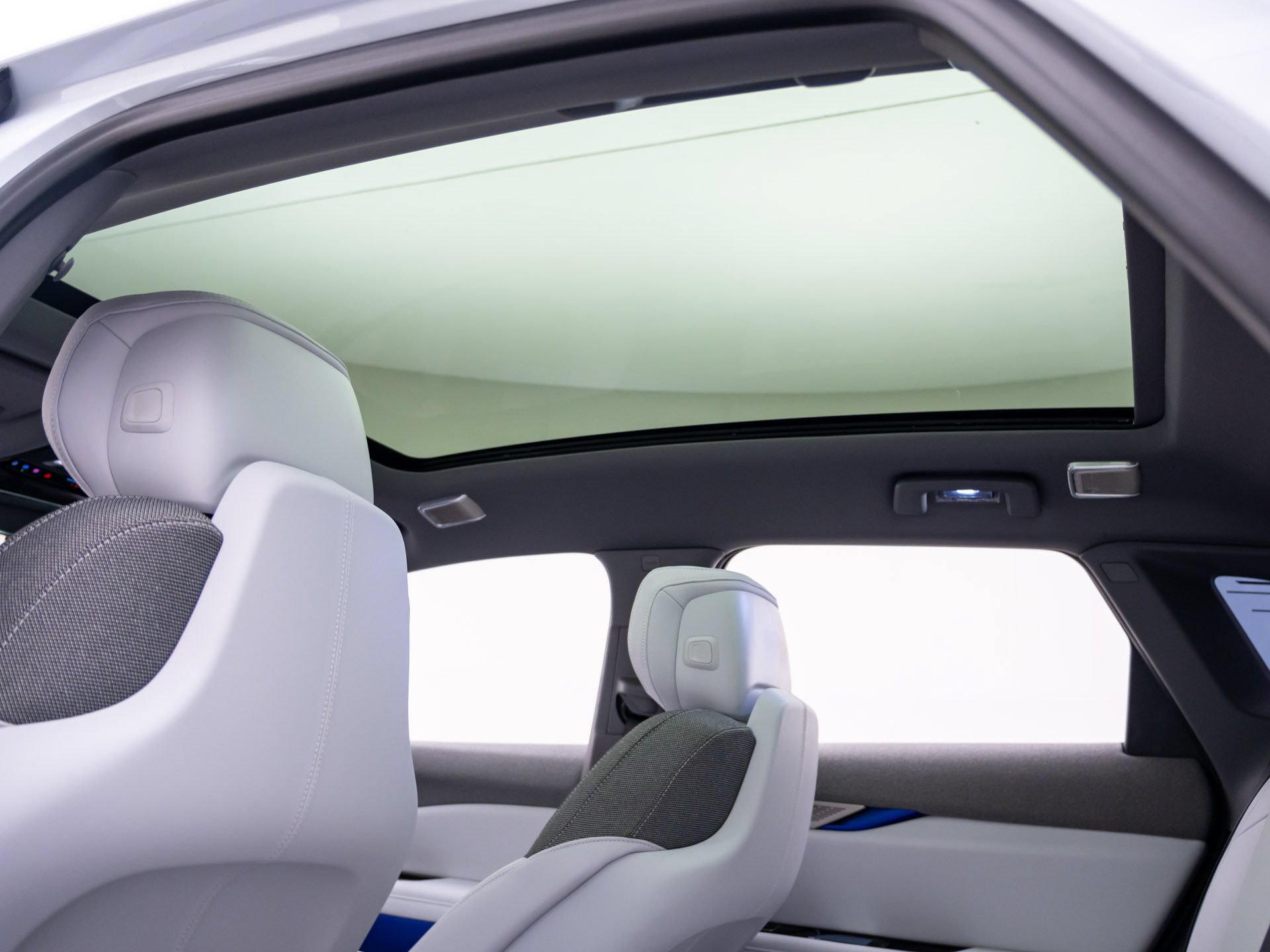 2027 Cadillac OPTIQ Sport - Photo 19