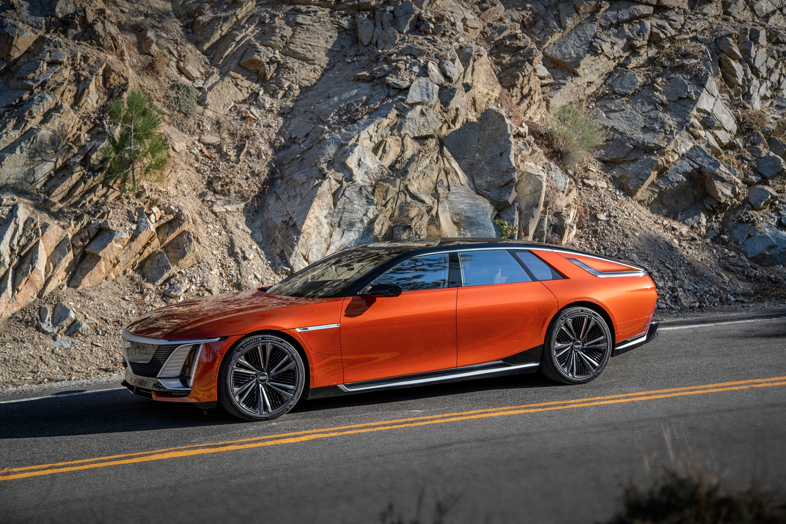 Cadillac%20CELESTIQ_Exterior6.jpg