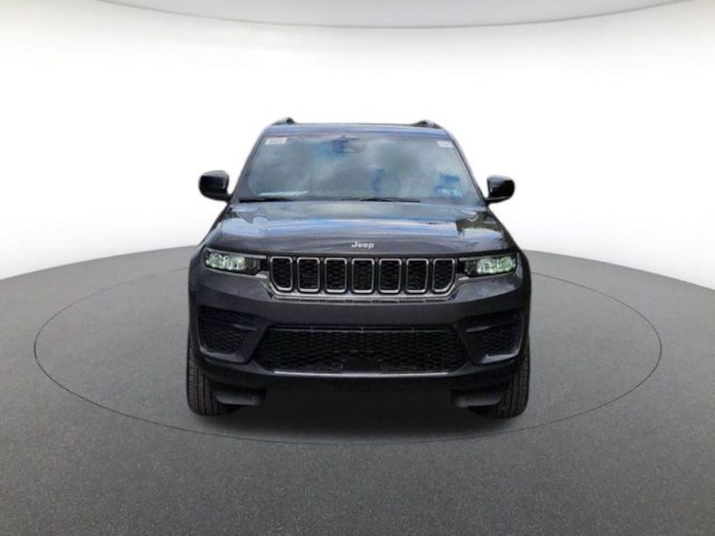 New 2026 Jeep Grand Cherokee Laredo Sport Utility