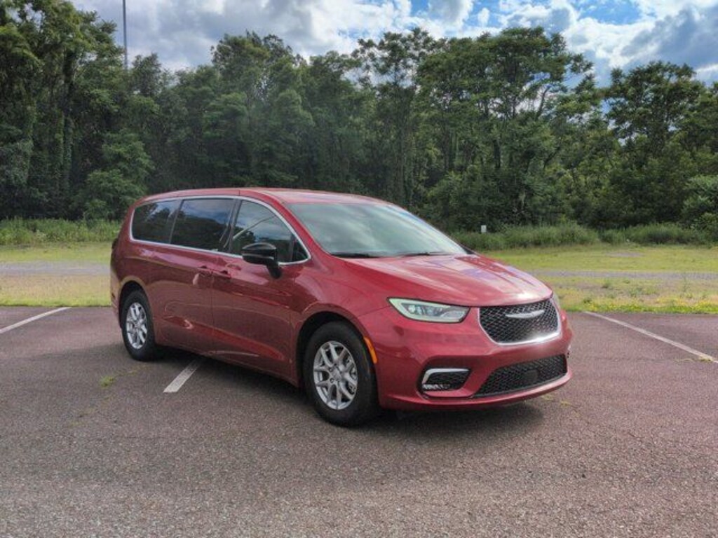 New 2026 Chrysler Pacifica Select Passenger Van