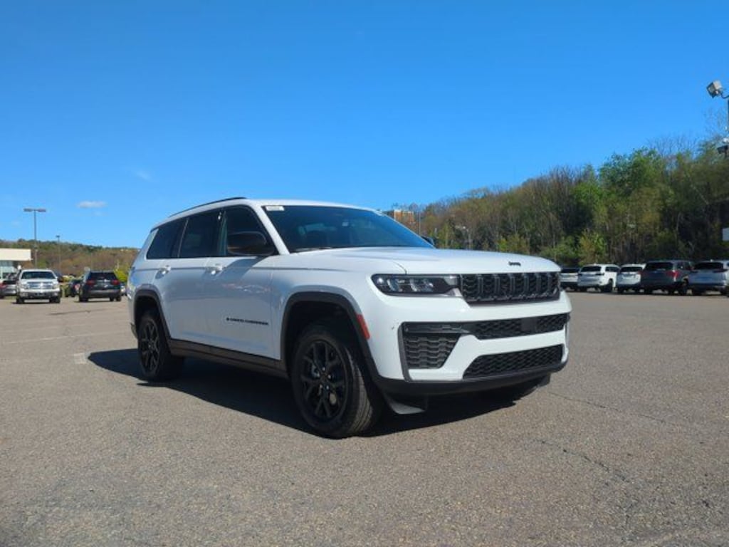 New 2026 Jeep Grand Cherokee L Laredo Sport Utility
