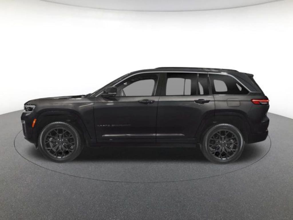 New 2026 Jeep Grand Cherokee Laredo Sport Utility