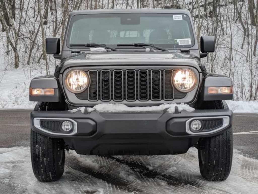 New 2025 Jeep Gladiator Sport Pickup