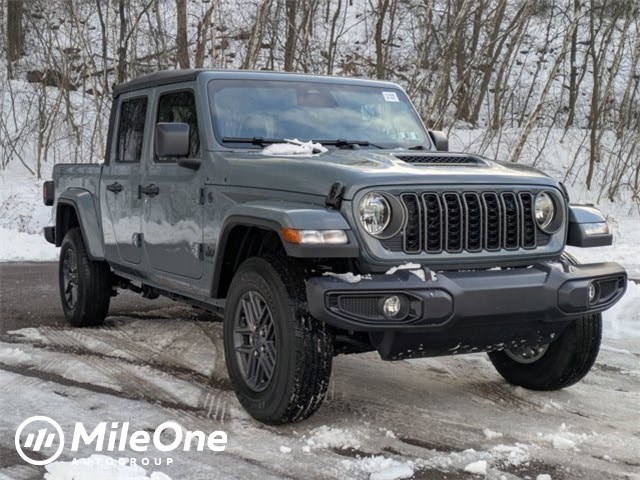 2026 Jeep Gladiator Sport S's photo