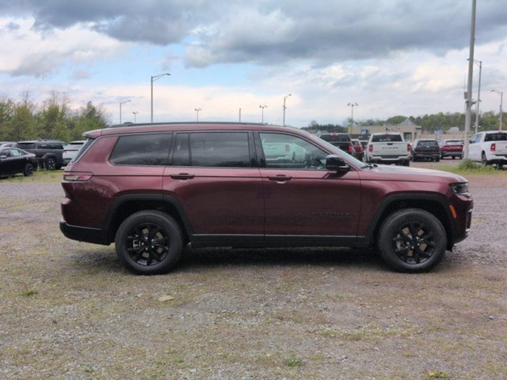 New 2026 Jeep Grand Cherokee L Laredo Sport Utility
