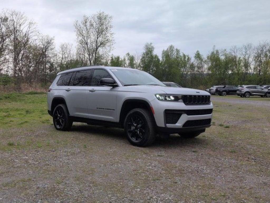 New 2026 Jeep Grand Cherokee L Laredo Sport Utility