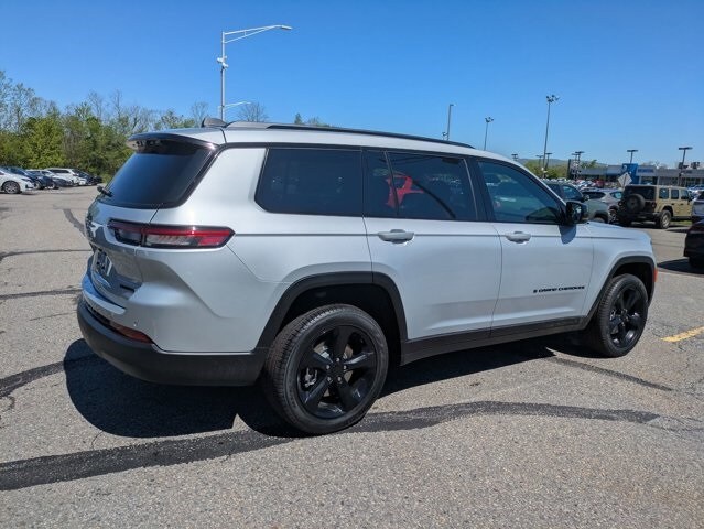 2025 Jeep Grand Cherokee L photo 3