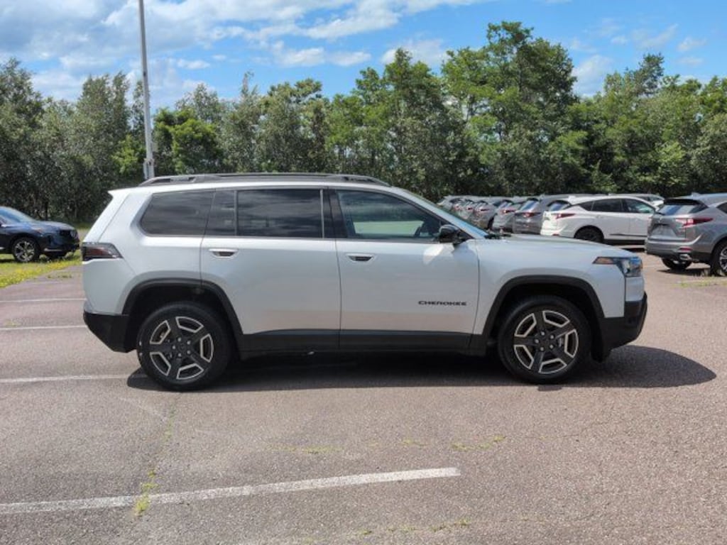 New 2026 Jeep Cherokee Laredo/Limited Sport Utility