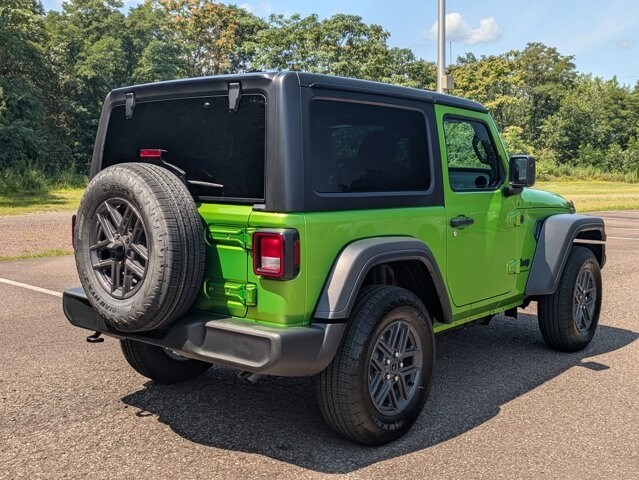 2025 Jeep Wrangler Sport photo 4