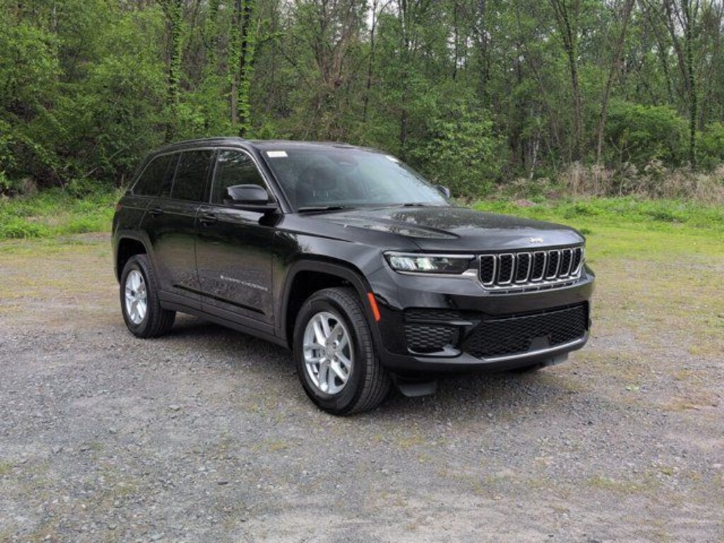 New 2026 Jeep Grand Cherokee Laredo Sport Utility