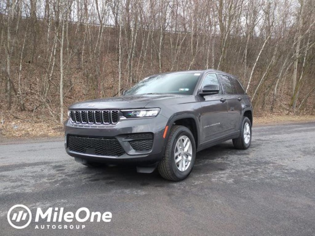 New 2026 Jeep Grand Cherokee Laredo Sport Utility
