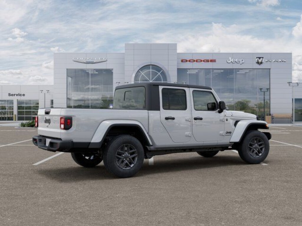 New 2026 Jeep Gladiator Sport Pickup