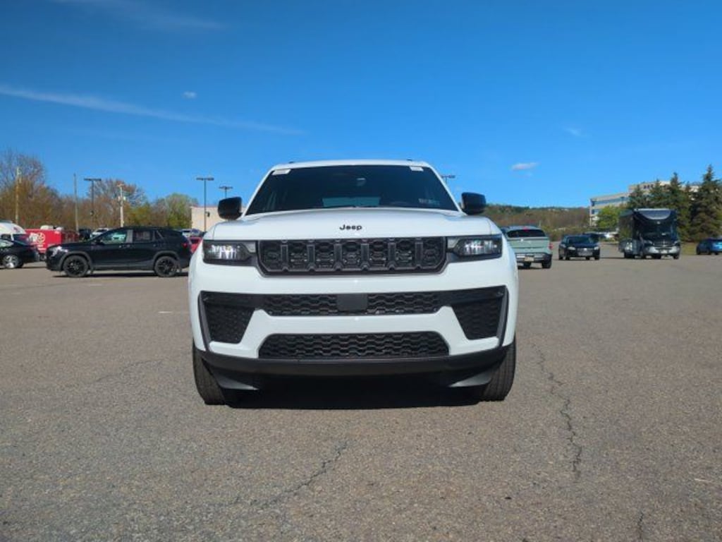 New 2026 Jeep Grand Cherokee L Laredo Sport Utility