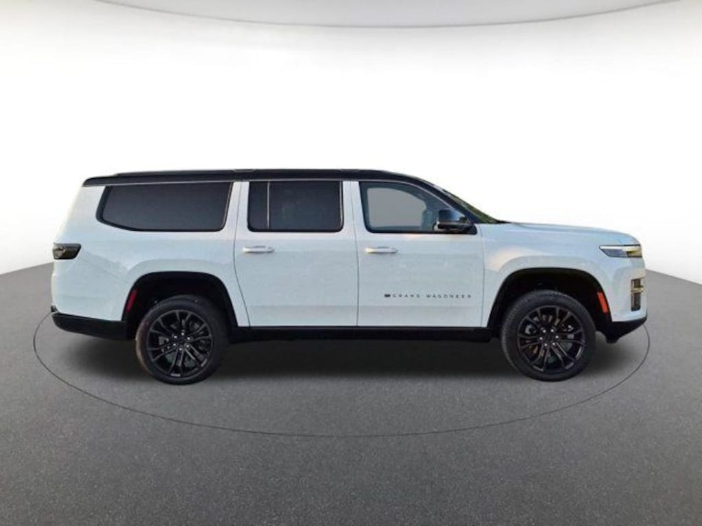 New 2026 Jeep Grand Wagoneer L Summit Sport Utility