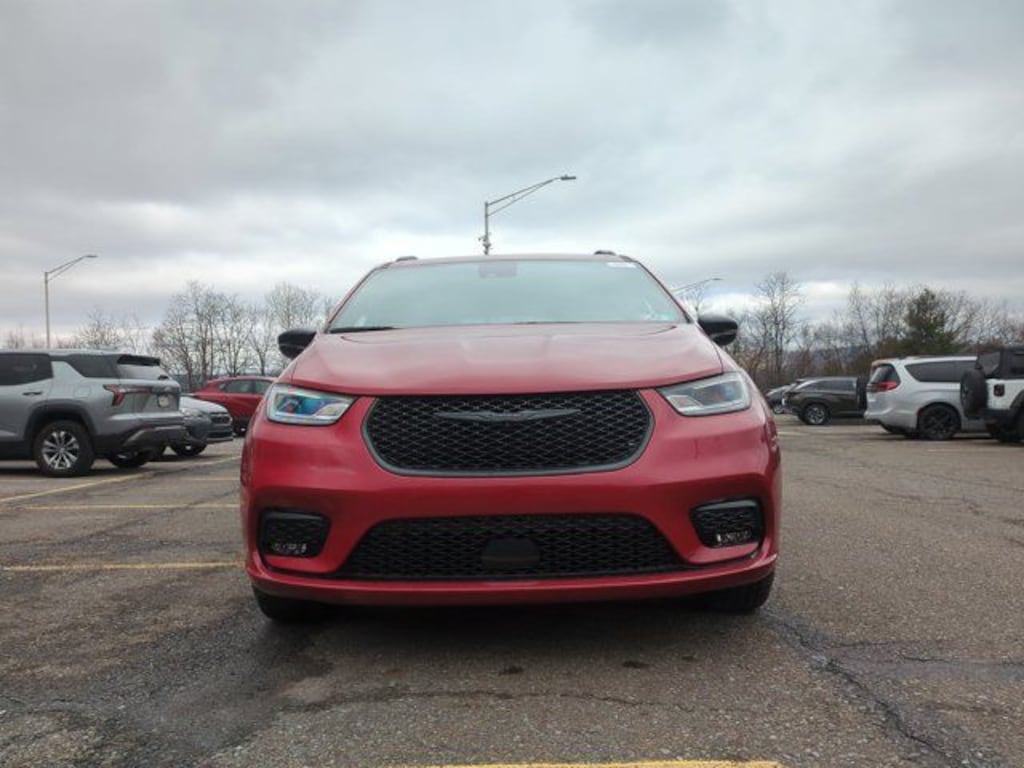 New 2026 Chrysler Pacifica Select Passenger Van
