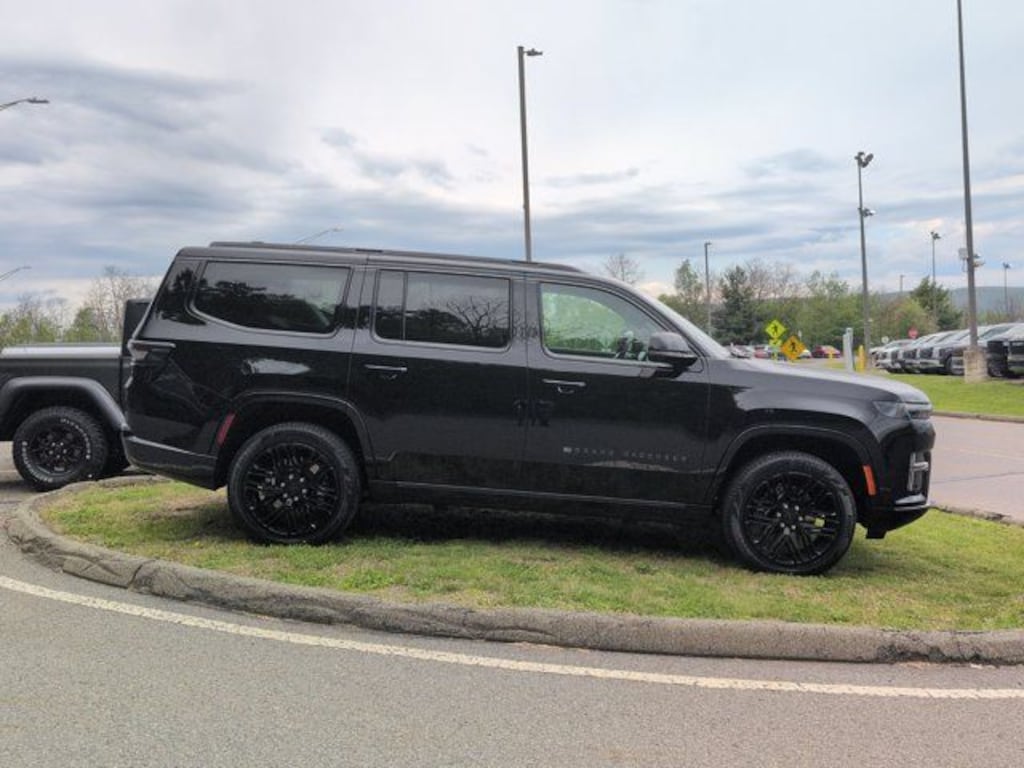 New 2026 Jeep Grand Wagoneer Limited Sport Utility