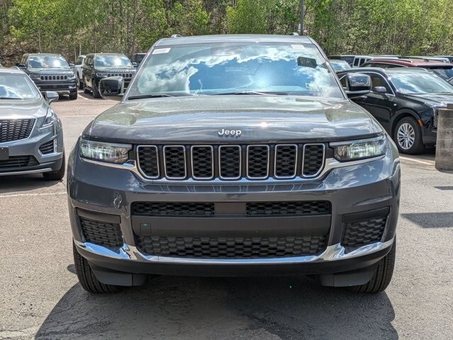 2025 Jeep Grand Cherokee Laredo X photo 2
