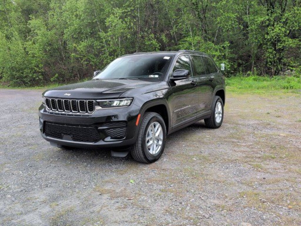 New 2026 Jeep Grand Cherokee Laredo Sport Utility