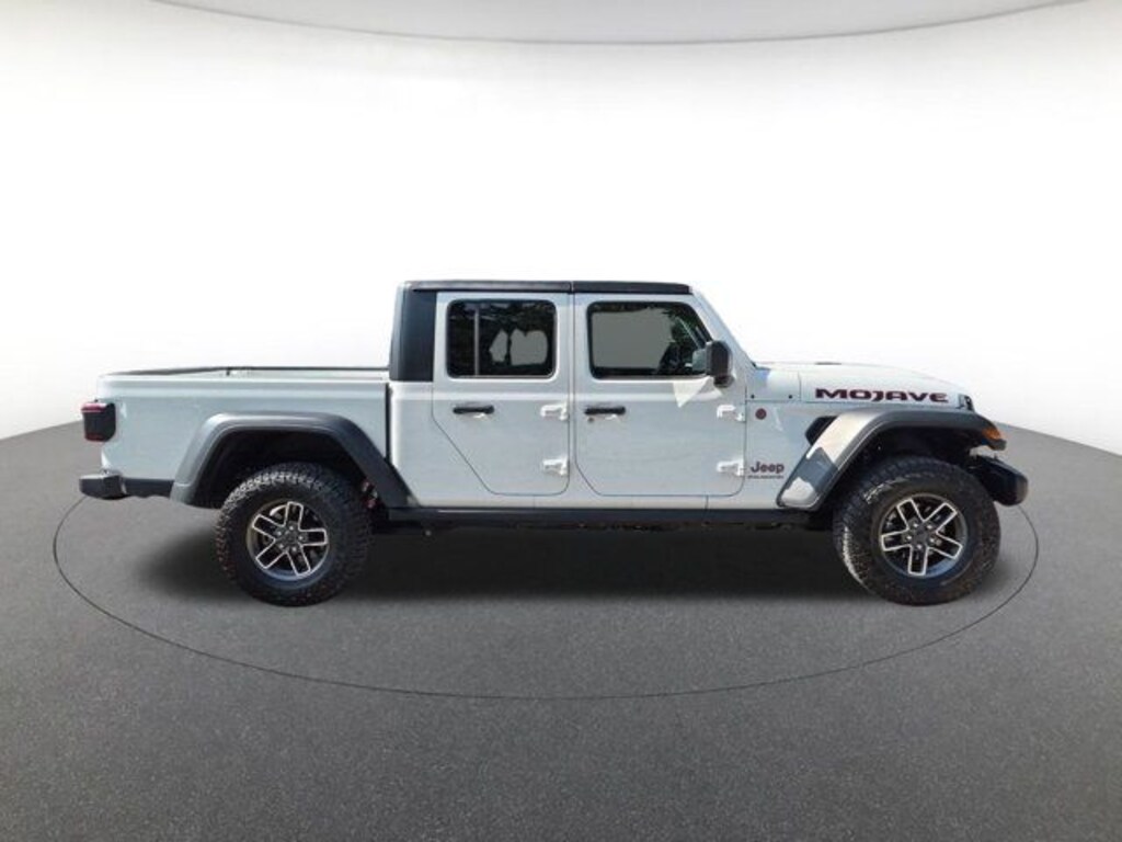Used 2026 Jeep Gladiator Mojave Truck Crew Cab