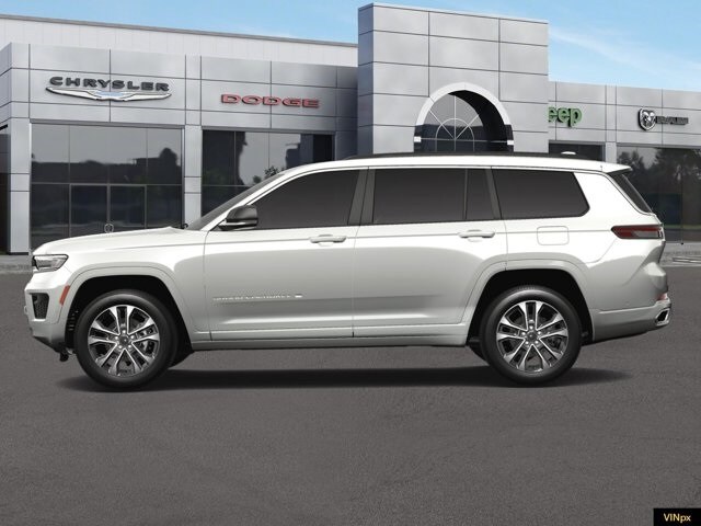 2025 Jeep Grand Cherokee Overland photo 3