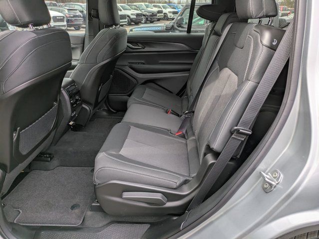 2025 Jeep Grand Cherokee L Laredo - Photo 14