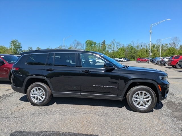 2025 Jeep Grand Cherokee L photo 2