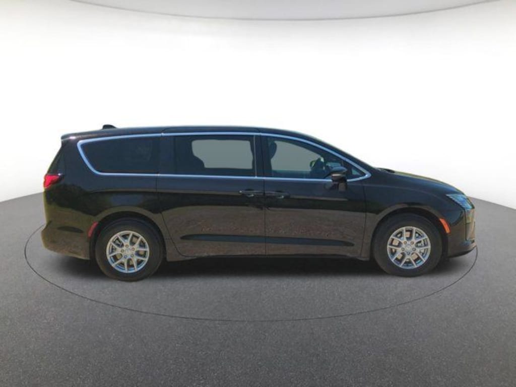 New 2027 Chrysler Pacifica Select Passenger Van