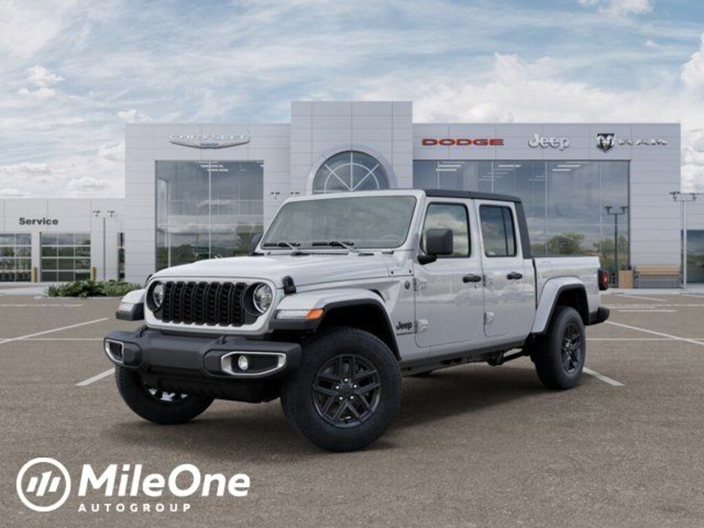 New 2026 Jeep Gladiator Sport Pickup