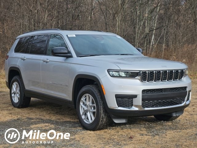 2025 Jeep Grand Cherokee L Laredo's photo