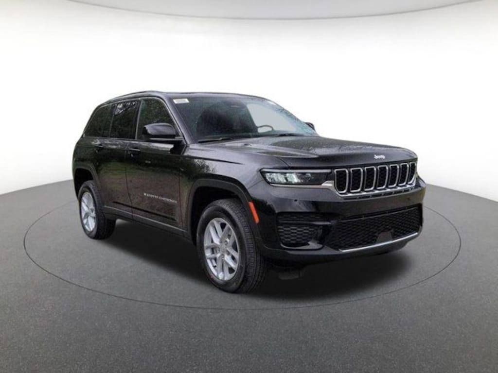 New 2026 Jeep Grand Cherokee Laredo Sport Utility