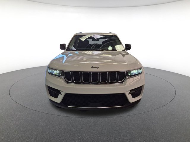 Used 2023 Jeep Grand Cherokee Laredo SUV