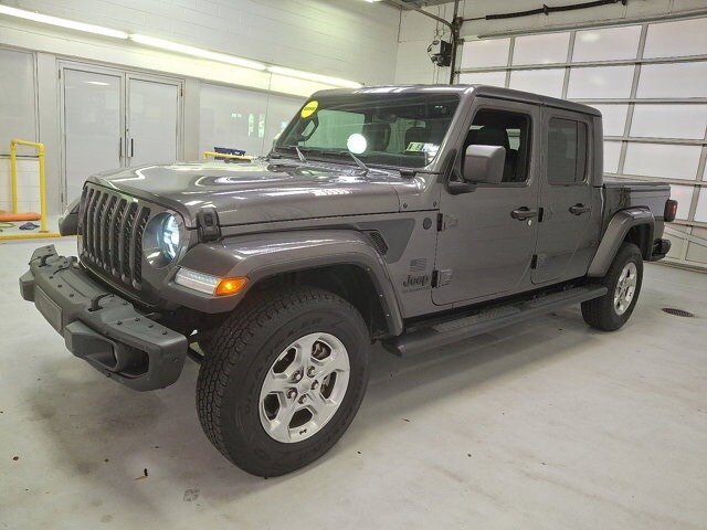2021 Jeep Gladiator Sport photo 3