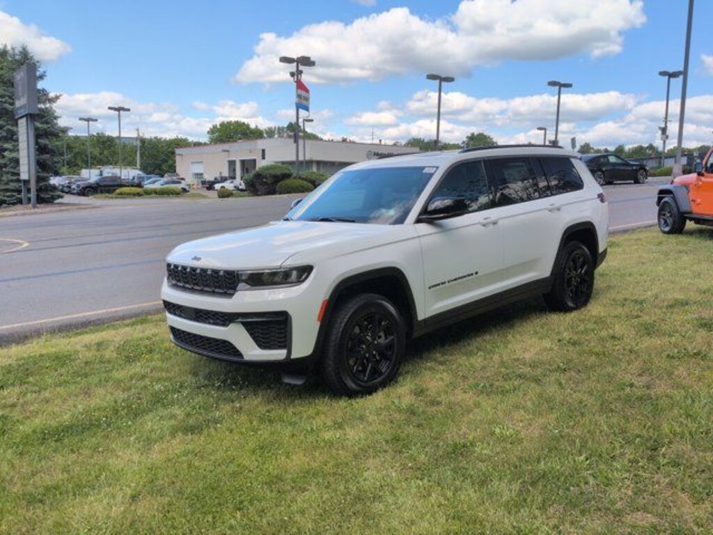 New 2026 Jeep Grand Cherokee L Laredo Sport Utility