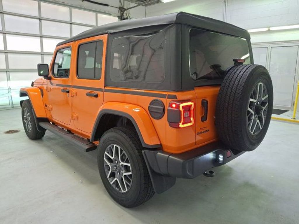 Used 2025 Jeep Wrangler Sahara SUV