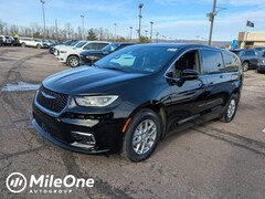 2026 Chrysler Pacifica Select Passenger Van