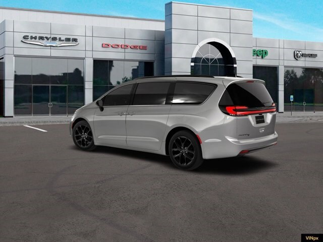 2026 Chrysler Pacifica photo 4