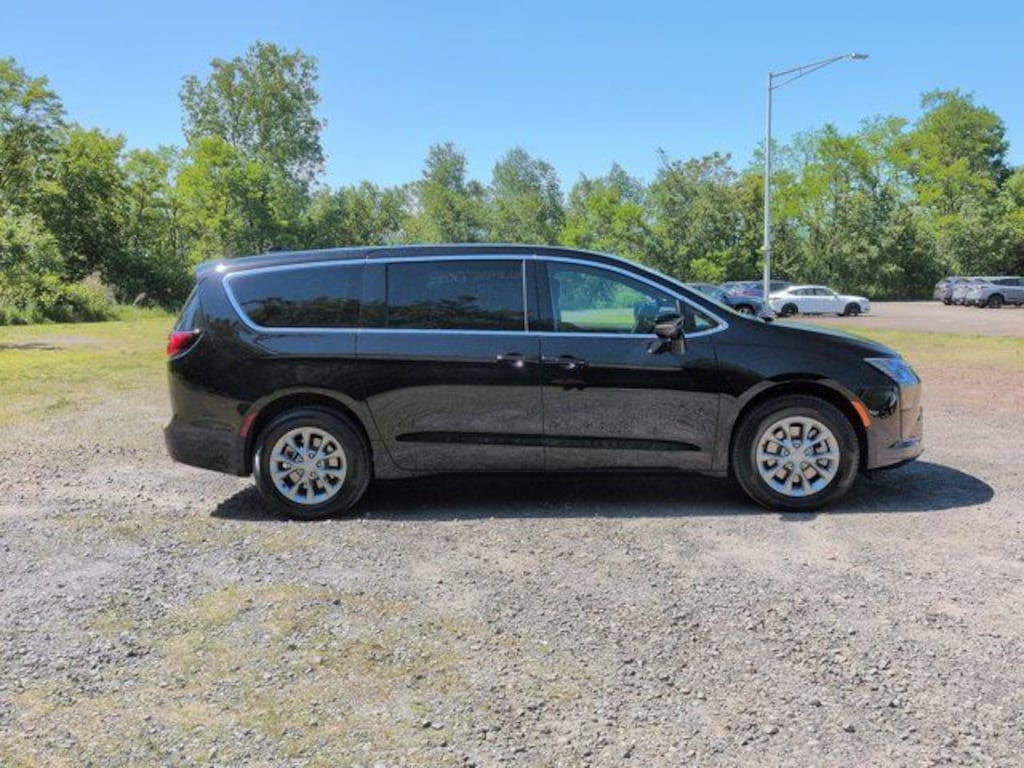 New 2027 Chrysler Pacifica Select Passenger Van