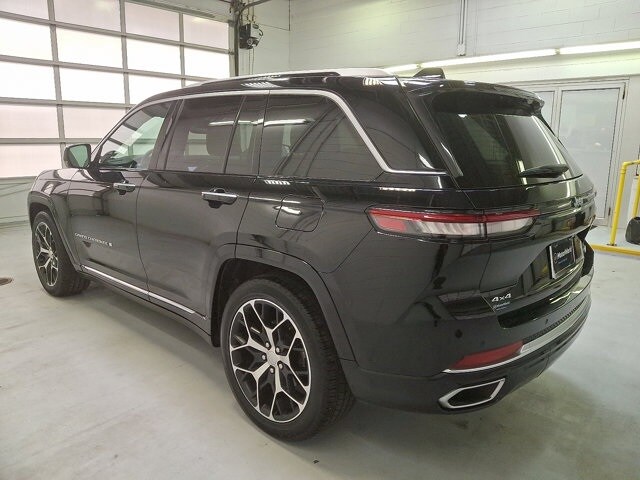 2023 Jeep Grand Cherokee Summit Reserve photo 4