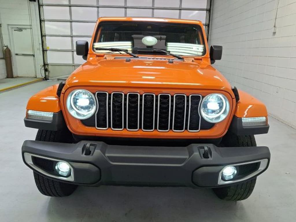 Used 2025 Jeep Wrangler Sahara SUV