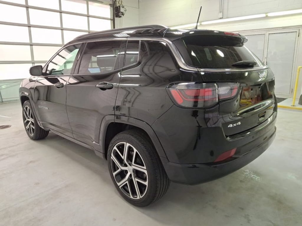 Used 2024 Jeep Compass Limited SUV